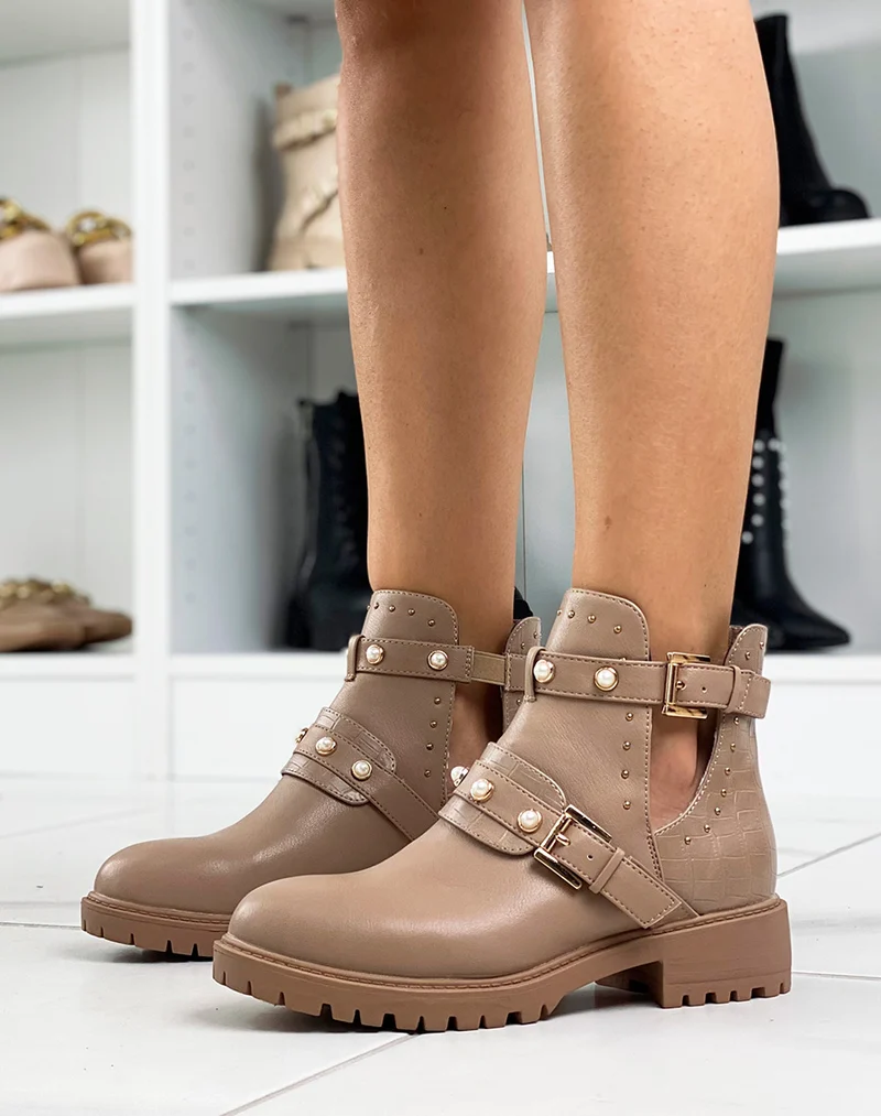 Bottines taupe à lanières perlées