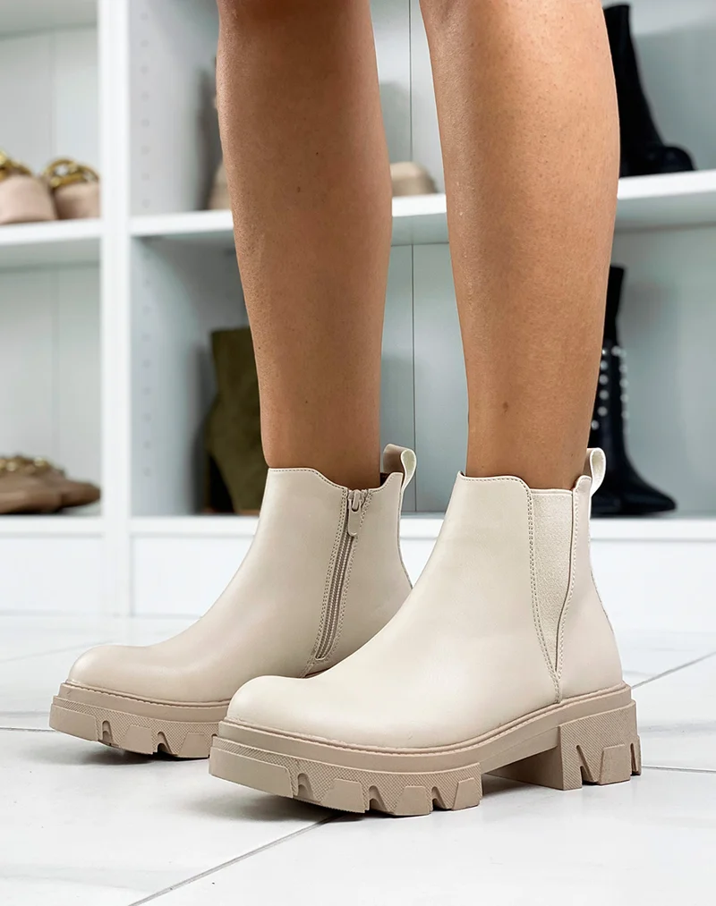 Bottines basses beige à semelles épaisses crantées