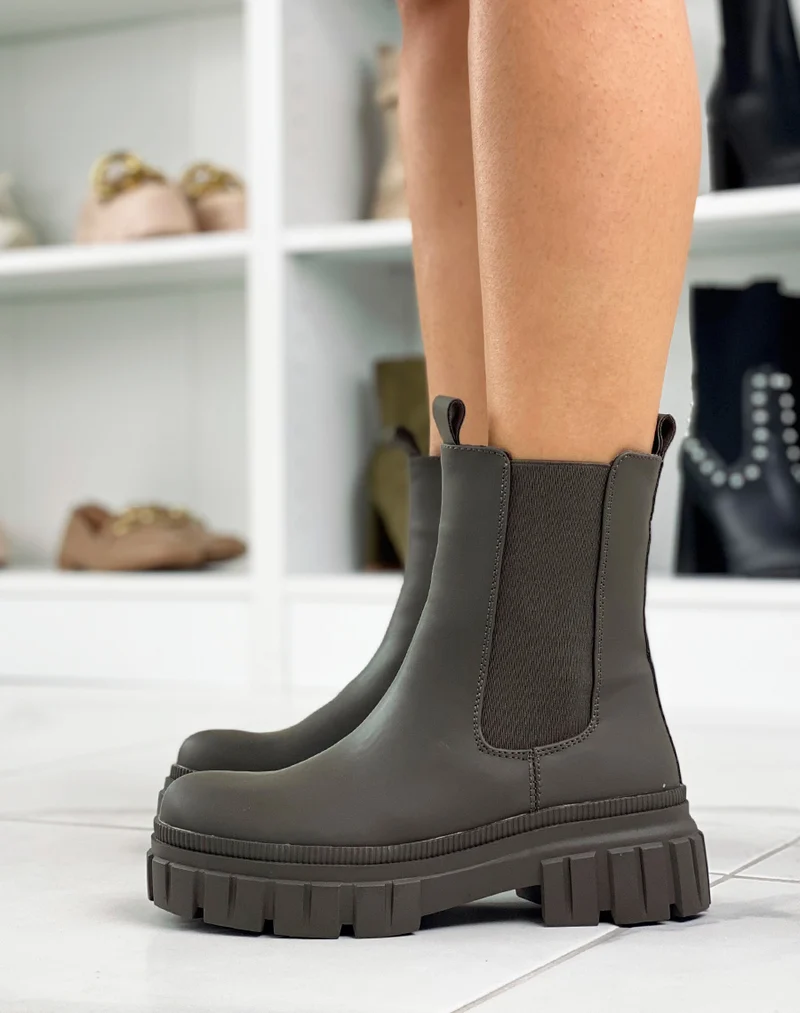 Bottines kaki gommées à semelle épaisse