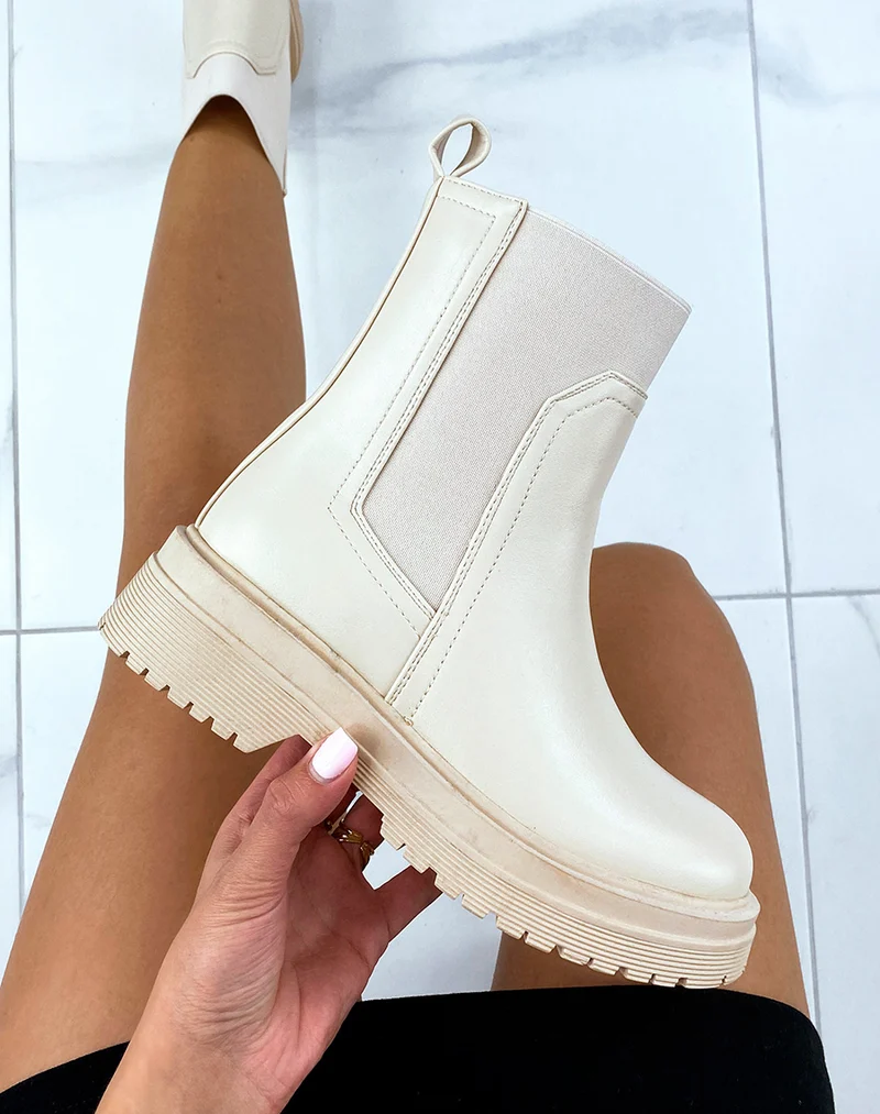 Bottines beiges à empiècements et élastiques
