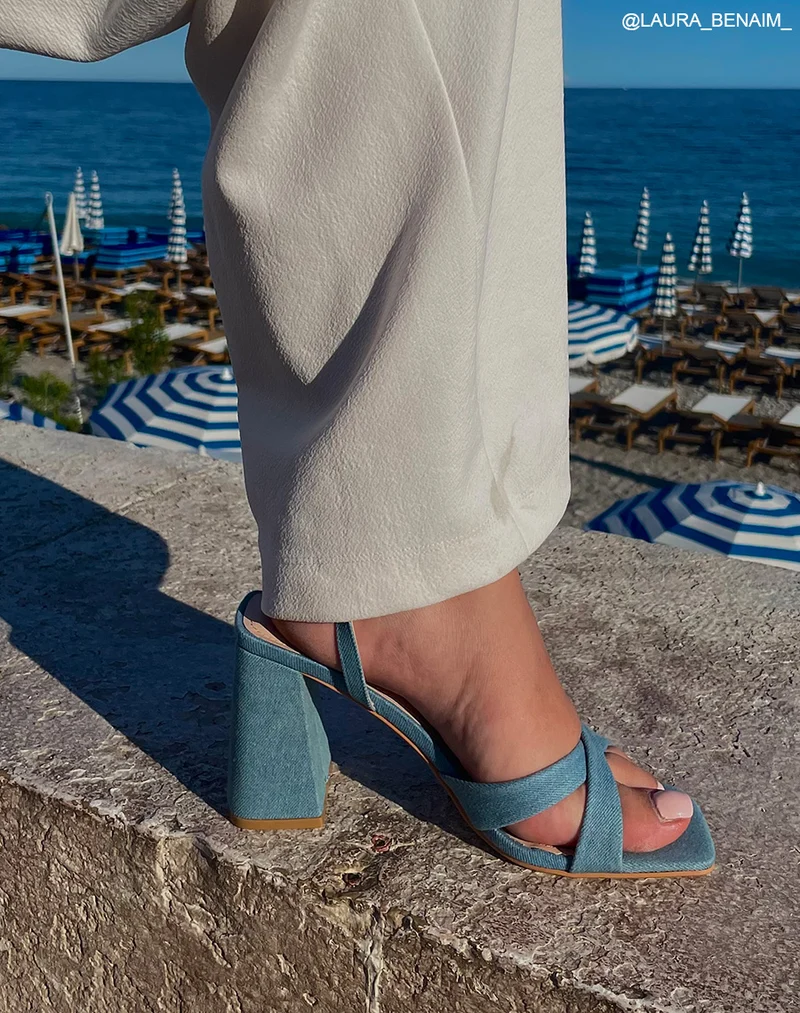 Sandales en jean à brides entrecroisées et talon épais