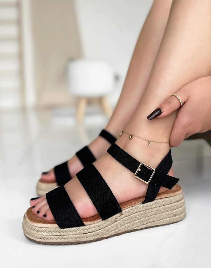 Sandales plates noires à doubles sangles en toile avec plateforme en jute