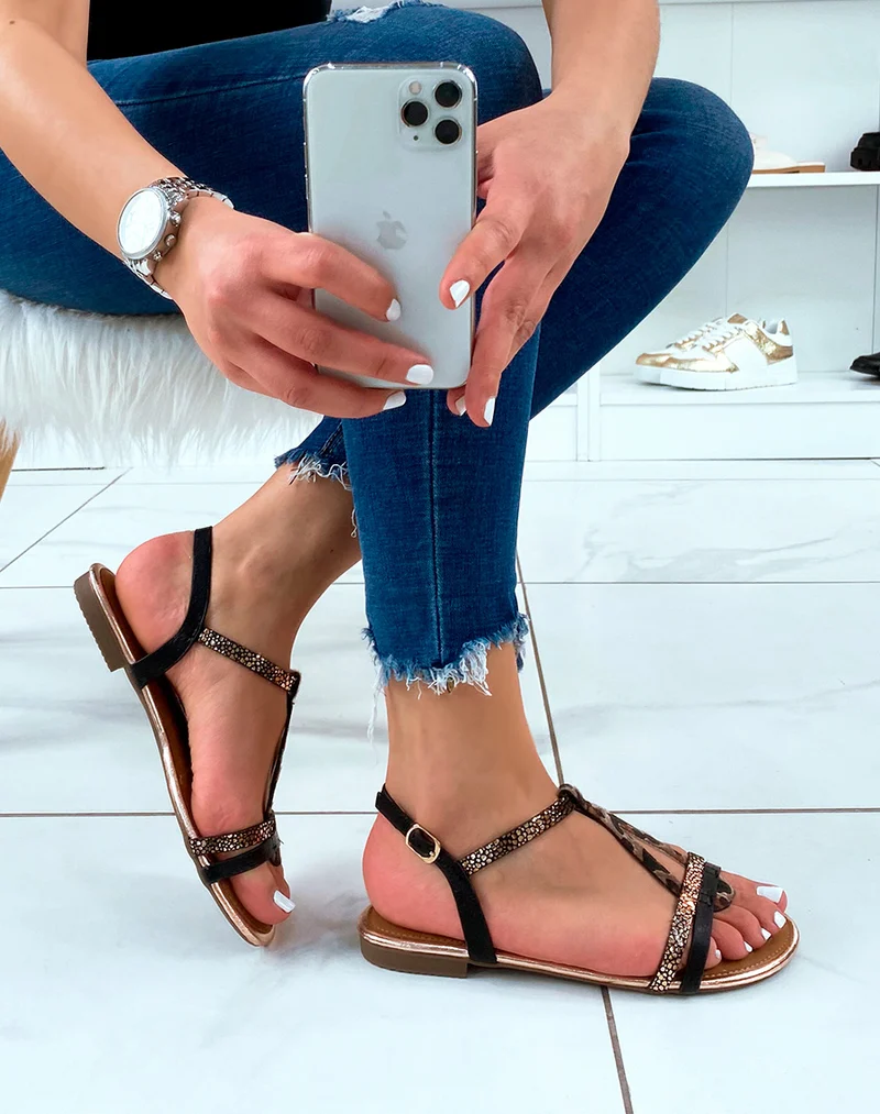 Nu-pieds noirs à lanières nouées à motifs