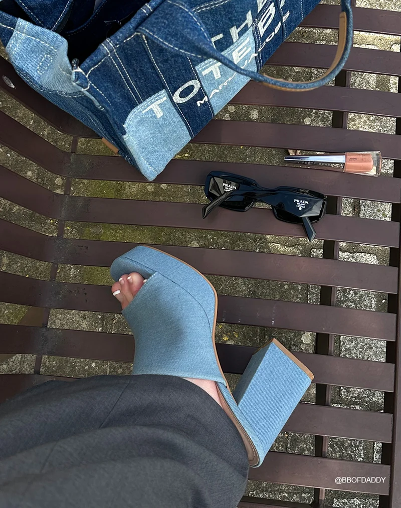 Mules en jean à gros talon et grosse plateforme