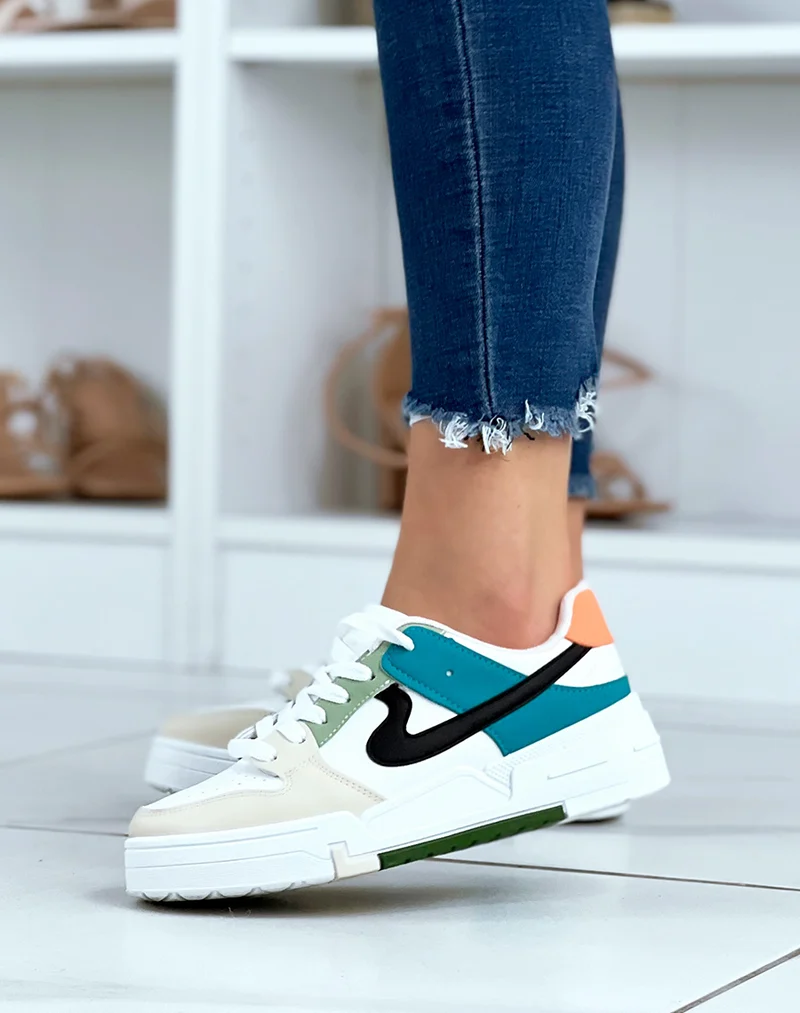 Baskets multicolores blanches beiges et bleus