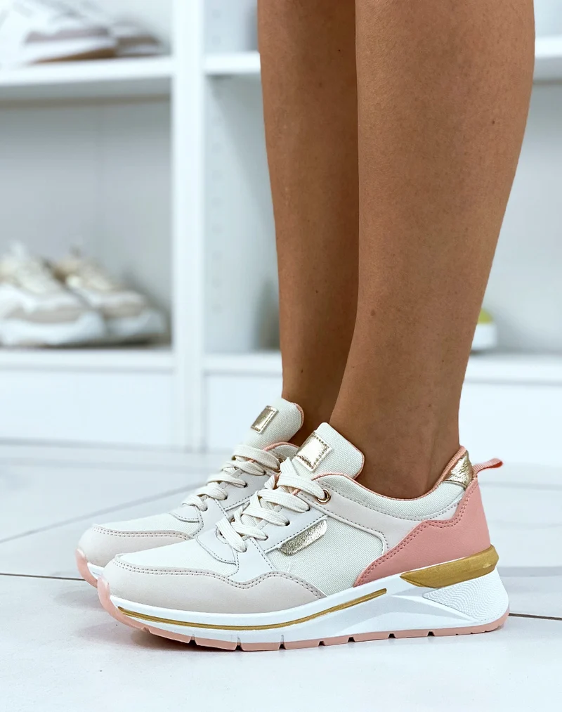 Baskets beiges et roses à multiples empiècements