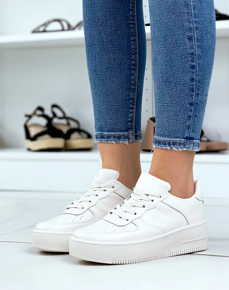 Baskets beiges à grosse plateforme