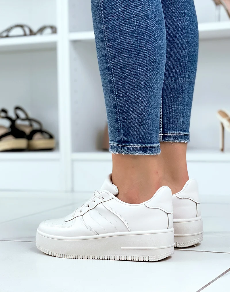 Baskets beiges à grosse plateforme