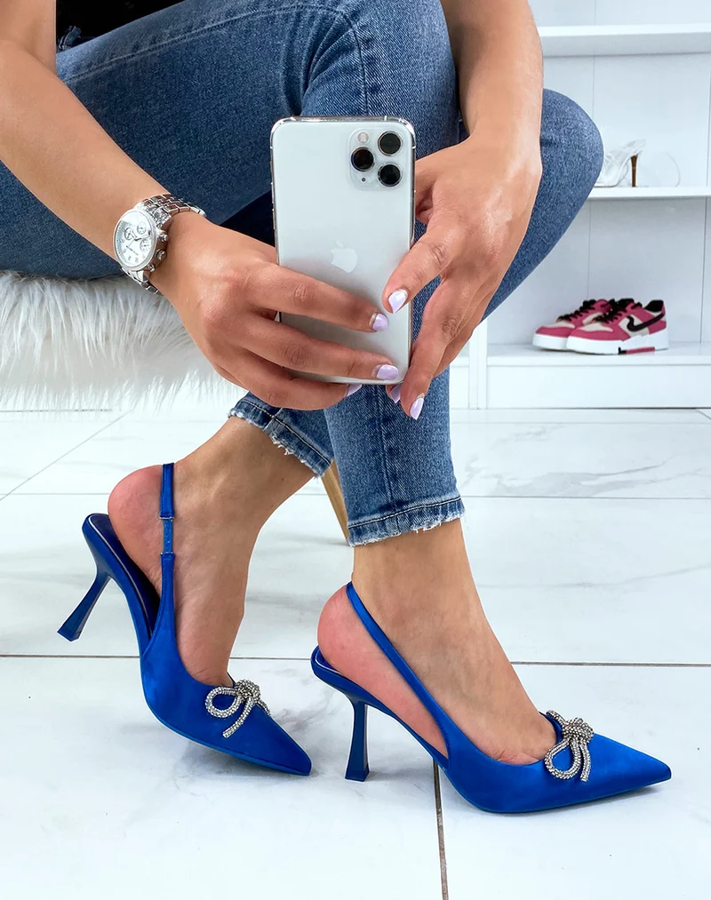 Escarpins bleues à noeud avec strass et talon fin