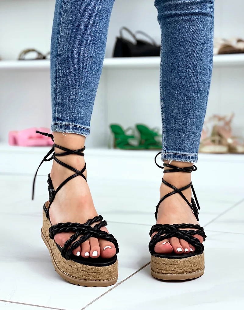 Sandales compensées noires à brides tressées à talon mi-haut