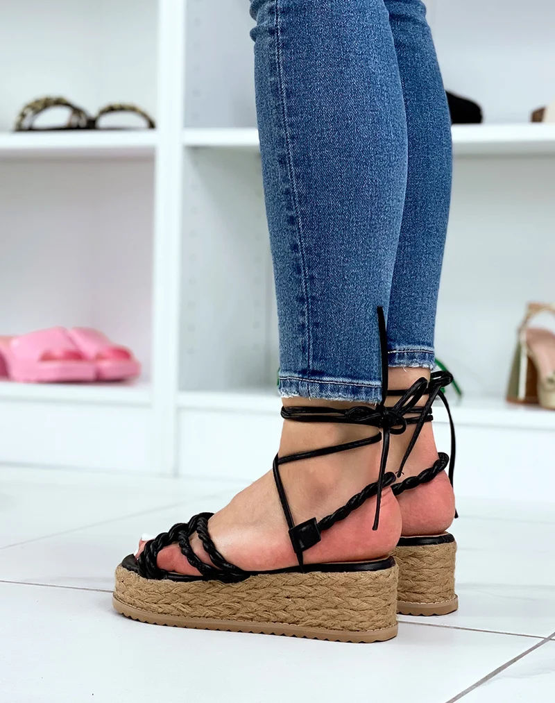 Sandales compensées noires à brides tressées à talon mi-haut