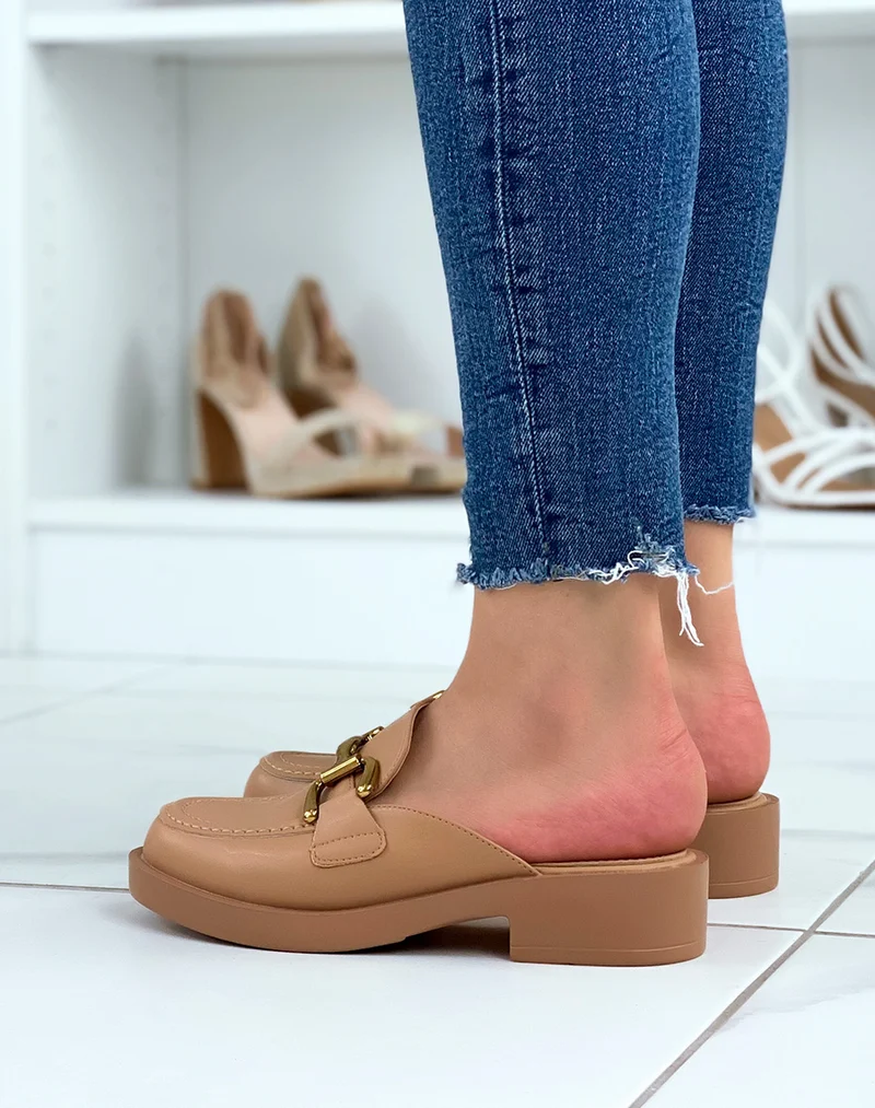 Mules mocassins beiges à empiècement doré