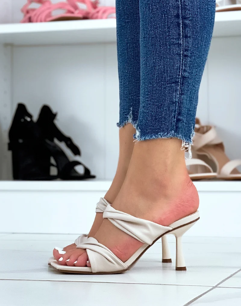 Mules beiges à doubles lanières