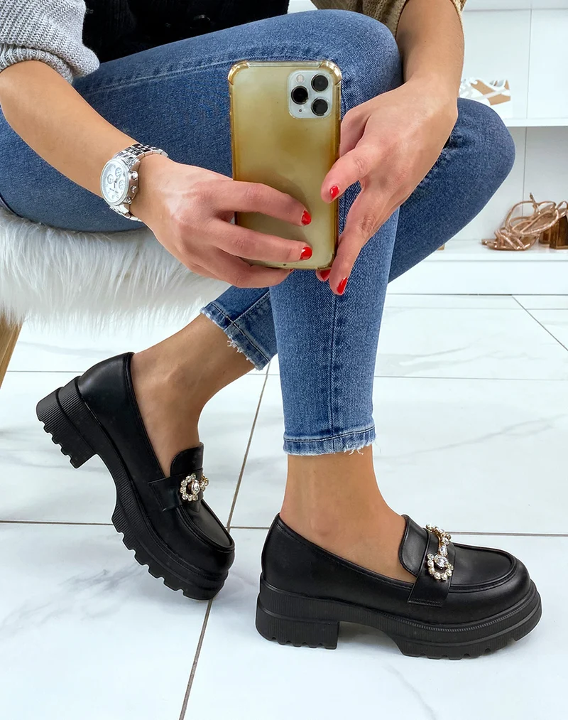 Mocassins noirs et à strass