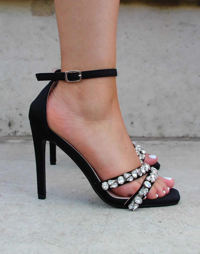 Sandales à talon aiguille noires à double brides à strass