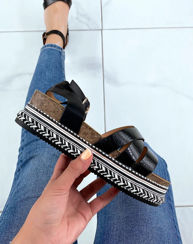 Sandales noires effet croco avec semelle épaisse et motifs aztèques