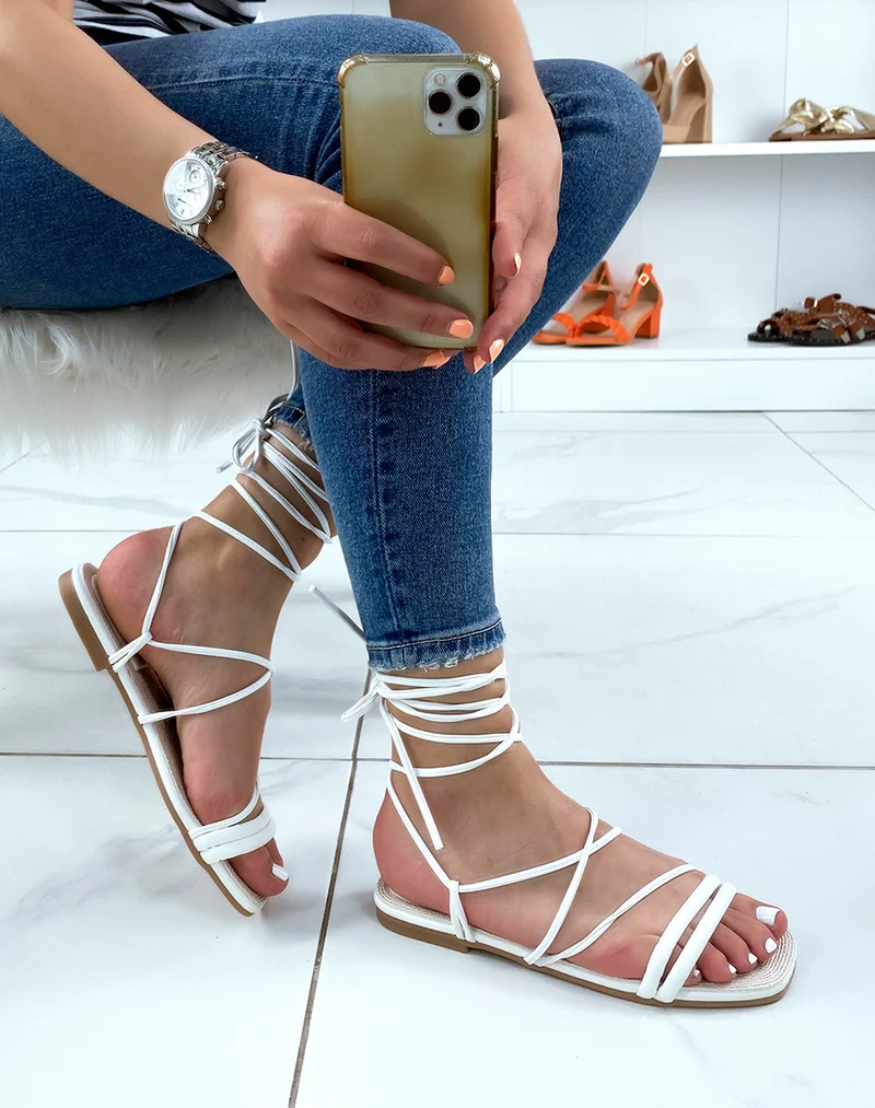 Nu-pieds blancs à multiples brides à semelle en jute