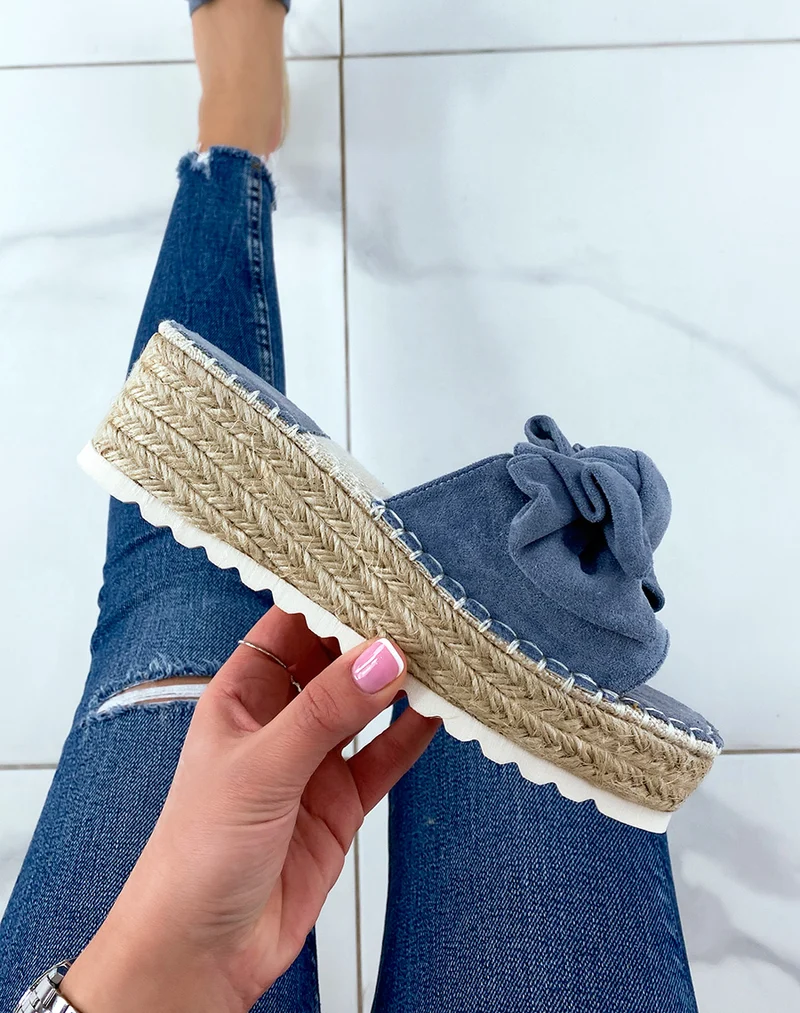 Mules compensées bleues à nœud