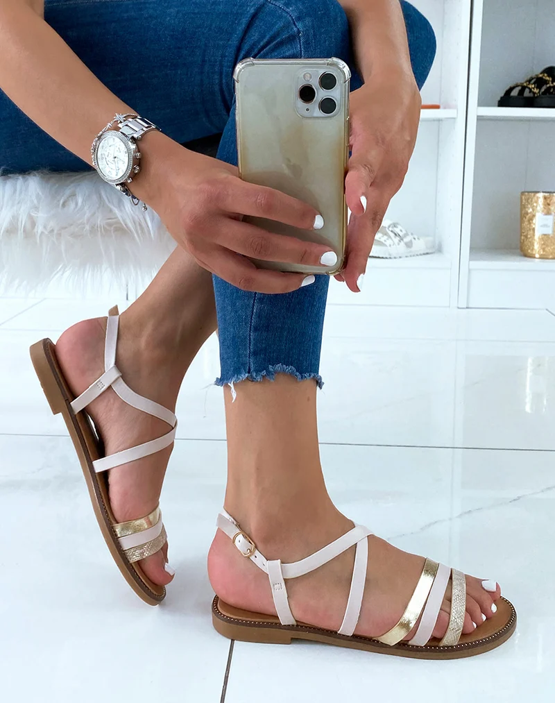 Nu-pieds beige à multiples brides et motif animalier