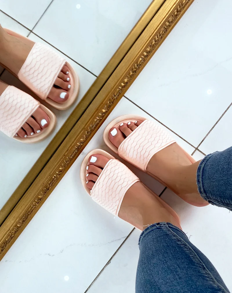 Mules rose pâle effet snake