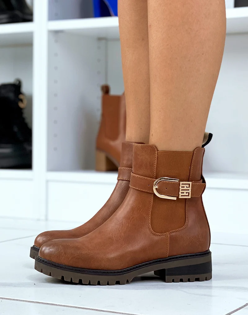 Bottines camel style chelsea à lanière à détail argenté