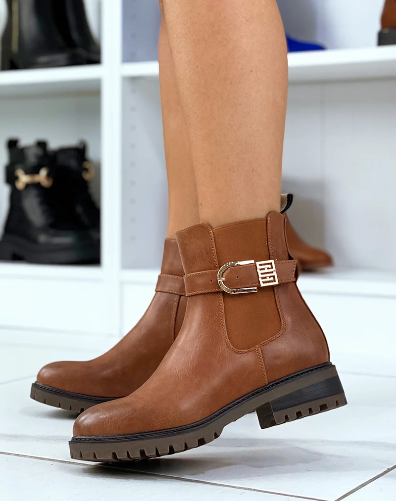 Bottines camel style chelsea à lanière à détail argenté