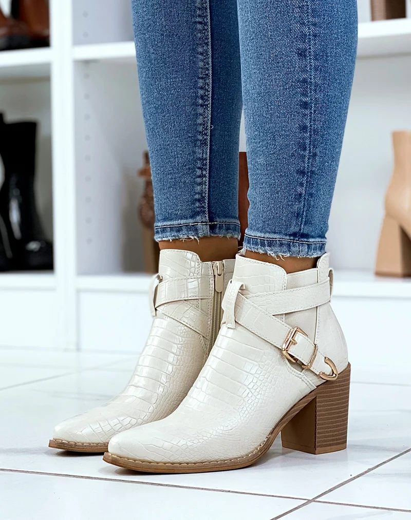 Bottines crème à talon effet croco