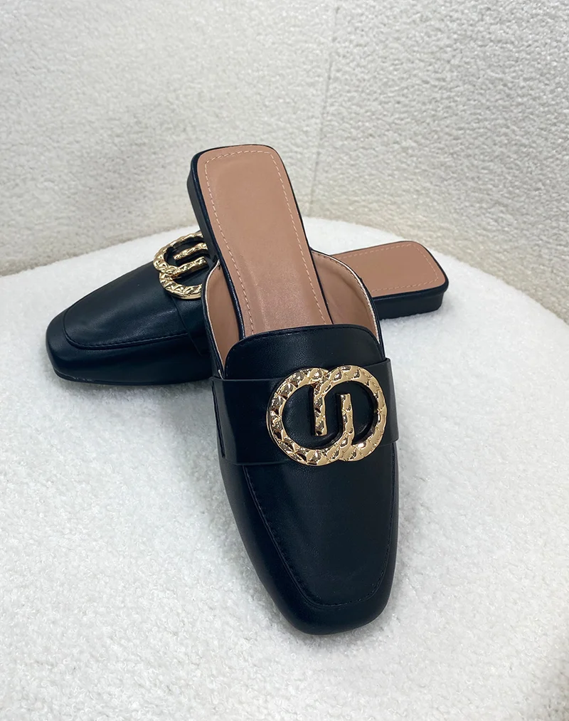 Mules mocassins noirs à bijoux doré avant