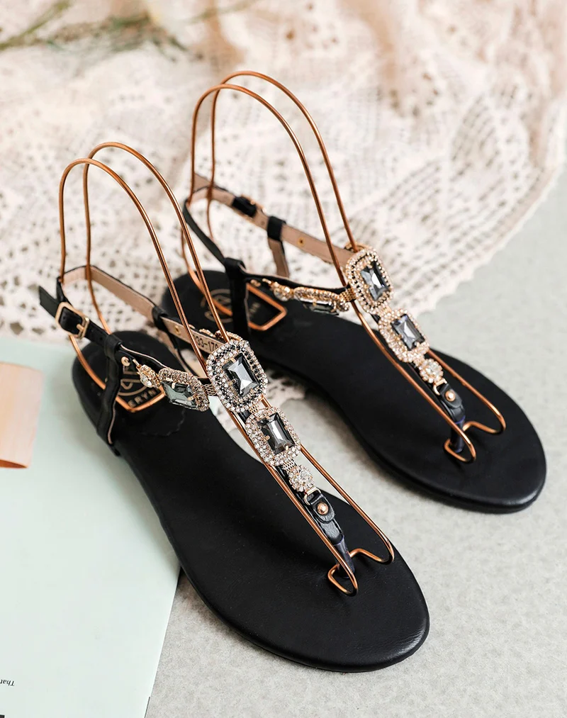 Nu-pieds noirs à bijoux carrés brillants