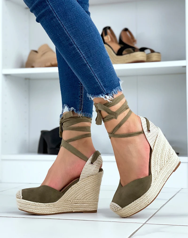 Espadrilles compensées vert kaki en coupe florale