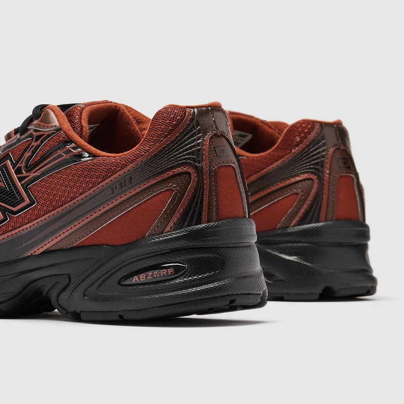 New Balance 740
