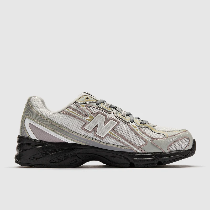 New Balance 740