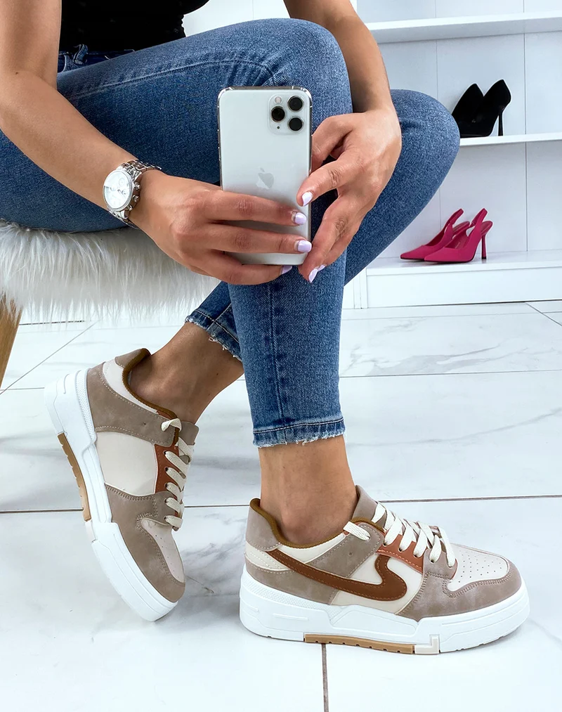 Baskets beiges à détails marrons et nudes