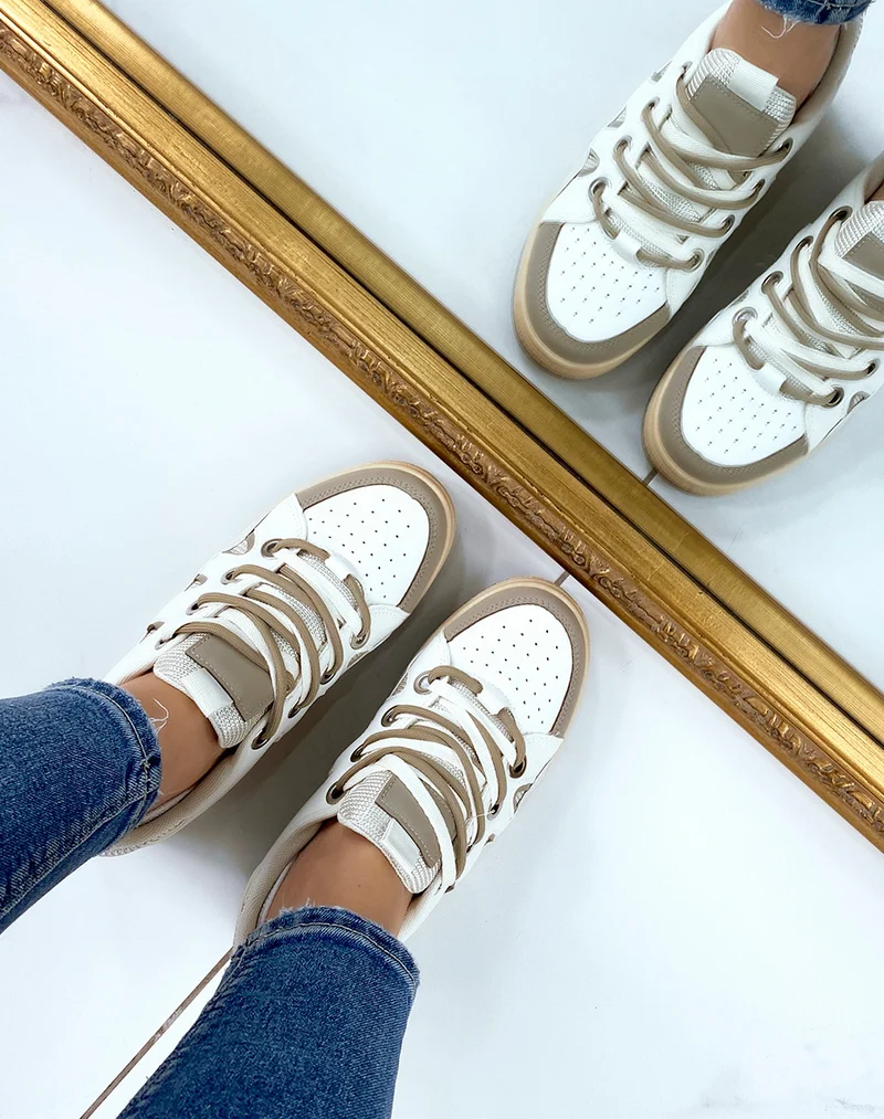 Baskets à empiècement nudes et double lacets beiges