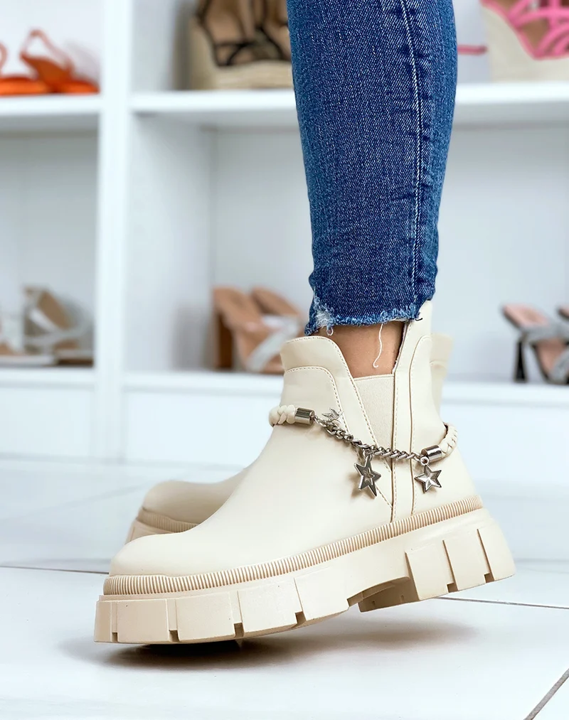Bottines beiges mattes à chaîne tressée et argentée à étoiles