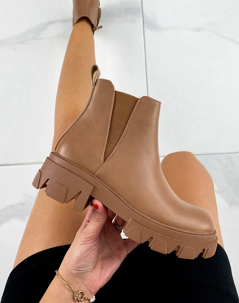 Bottines basses camel à semelles épaisses crantées
