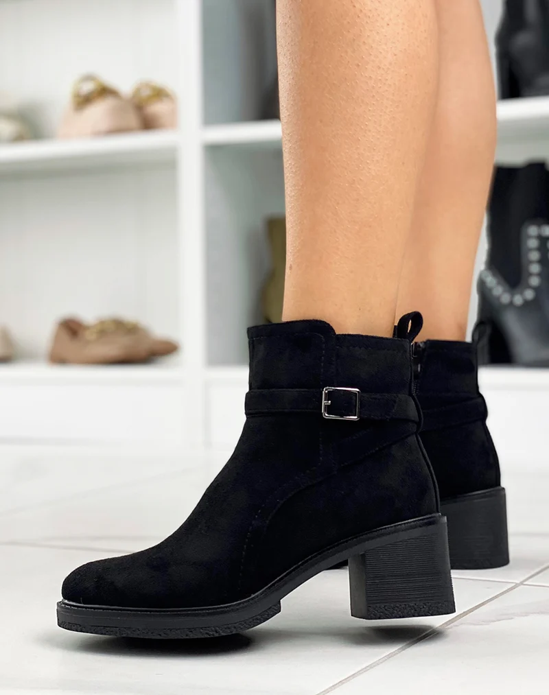 Bottines en suédine noires
