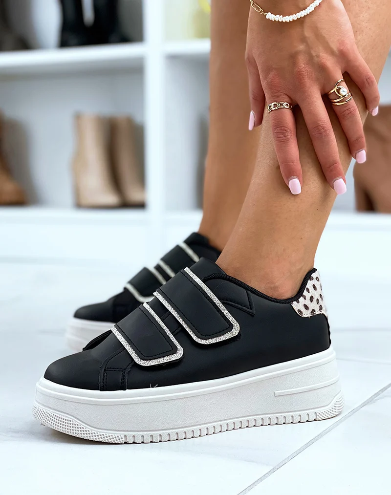 Baskets noires à scratchs et grosse plateforme