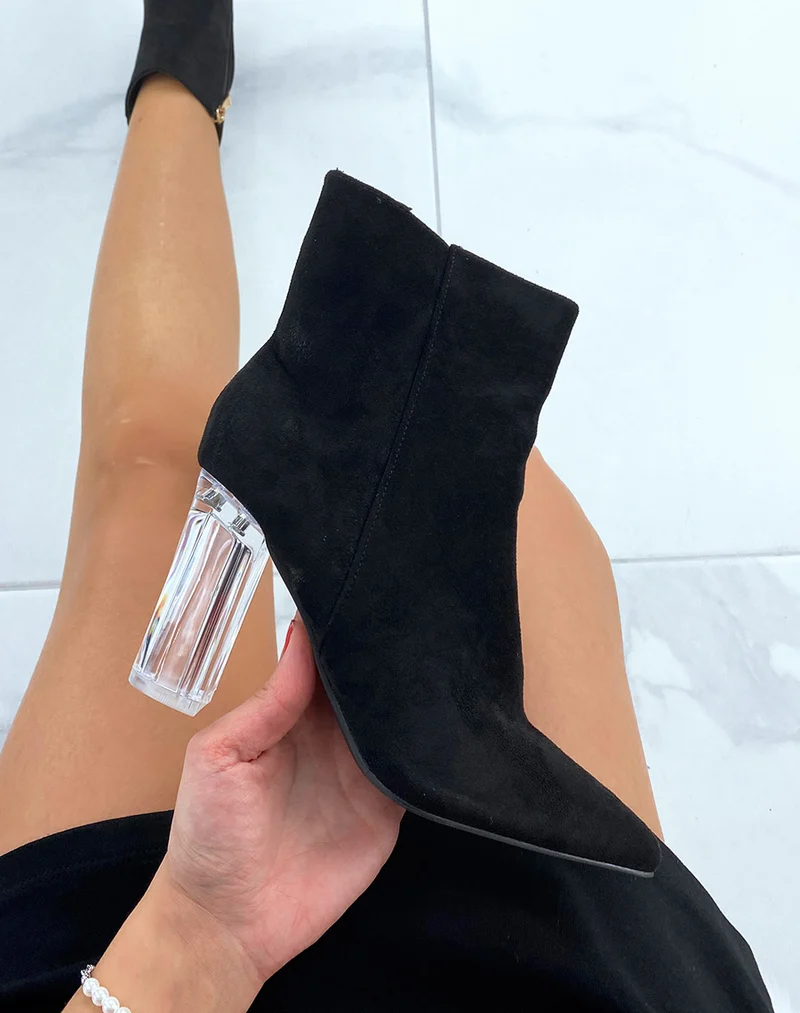 Bottines noires en suédine à talon transparent