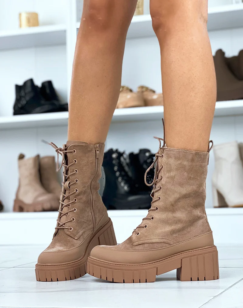 Bottines montantes marrons en suédine à lacet et semelle épaisse
