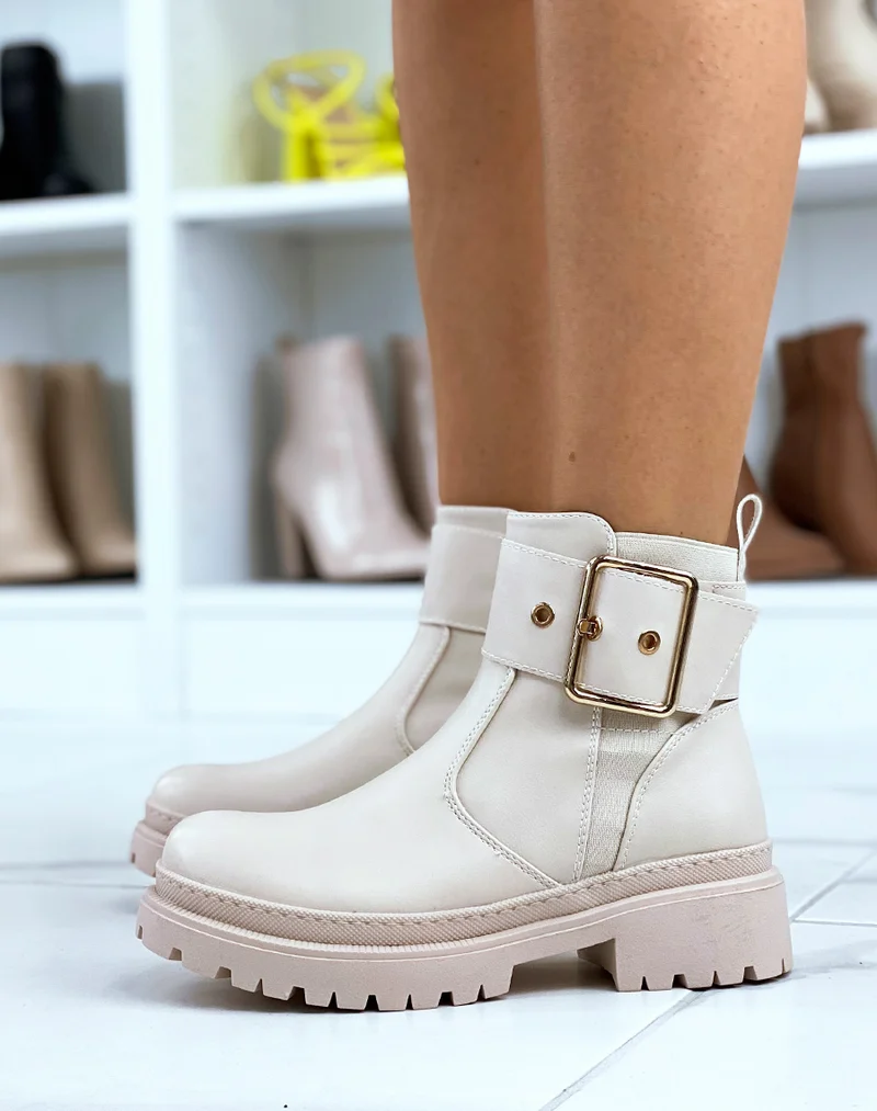 Bottines beiges à lanière épaisse et dorée