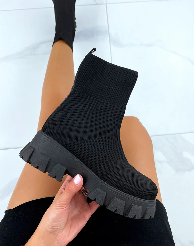 Bottines noires effet chaussette à semelle épaisse crantée