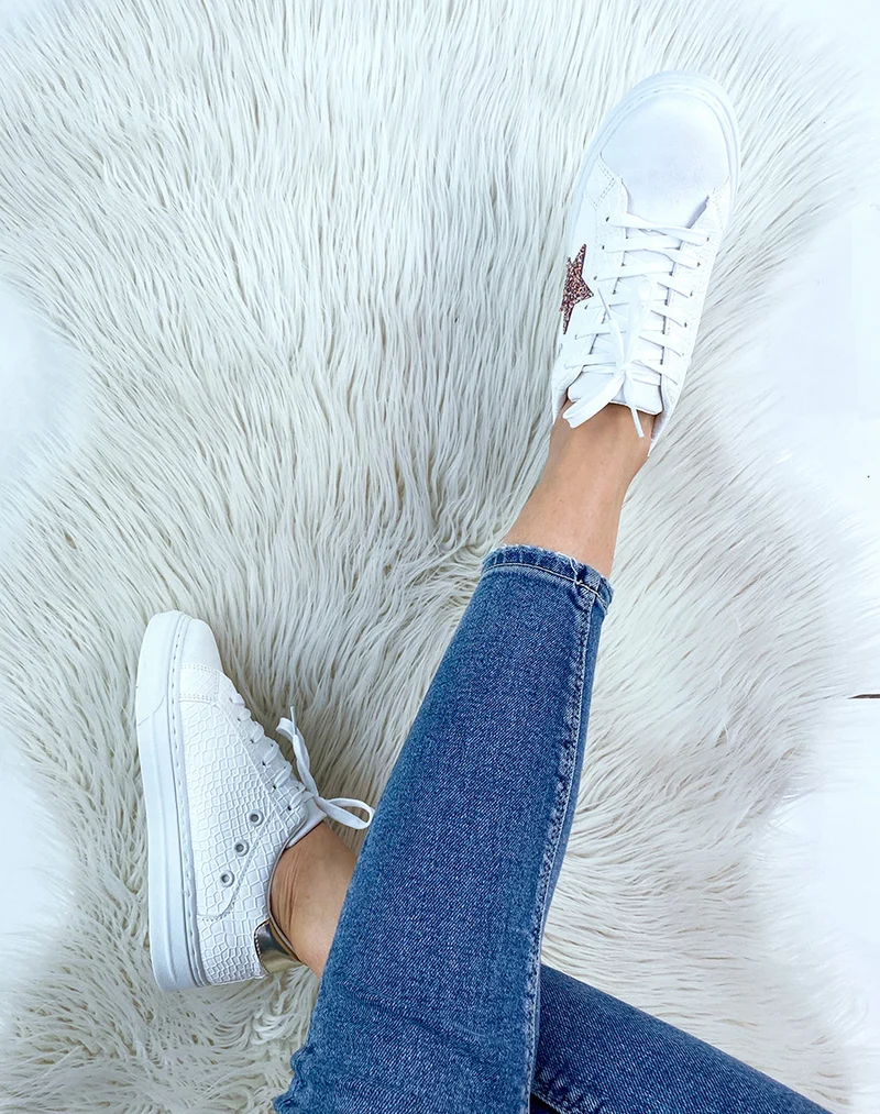 Baskets blanches avec détails en forme d’étoile