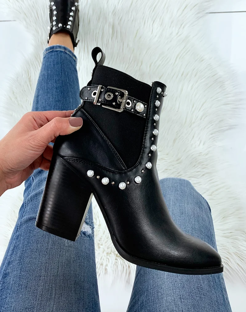 Bottines à talon noires perlées