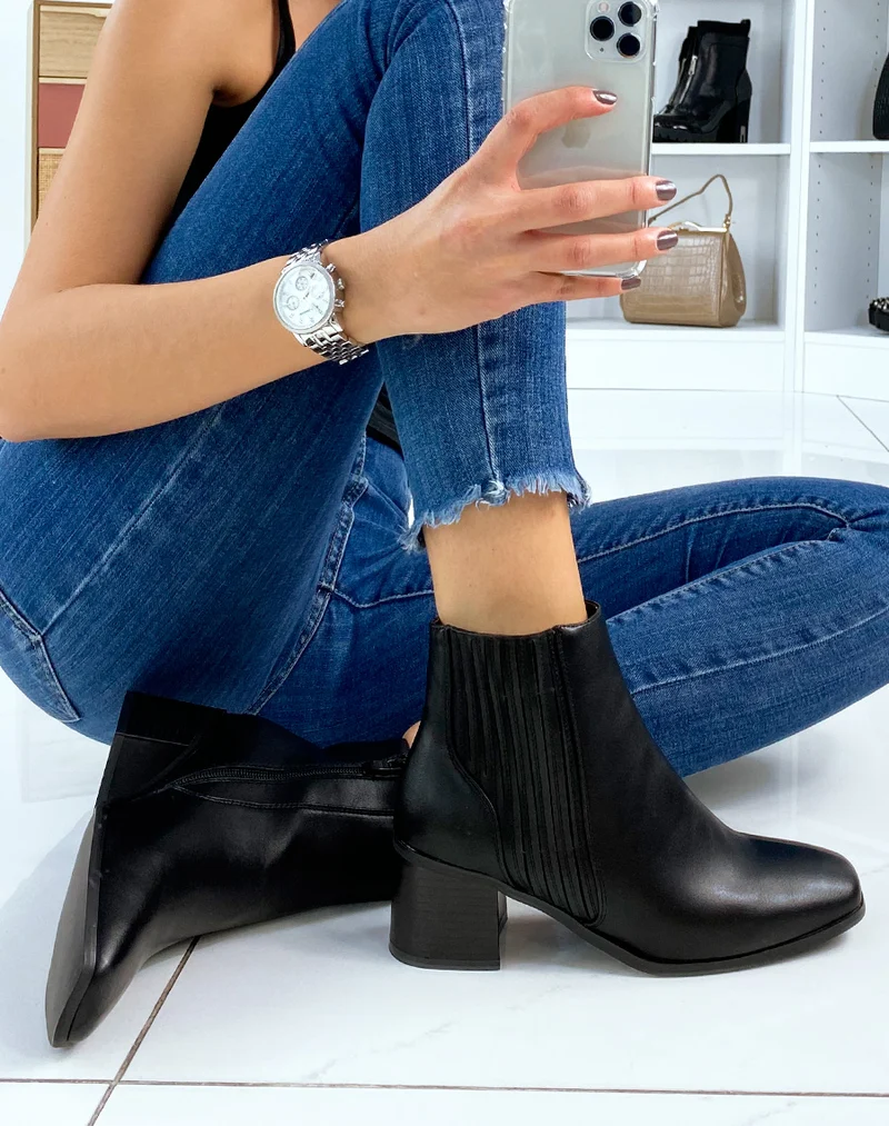 Bottines noire à talon et bout carré
