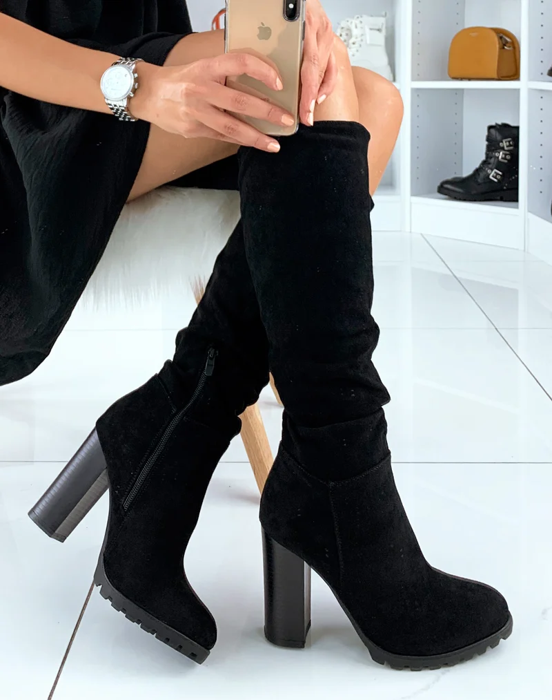 Bottes en suédine noire à talon