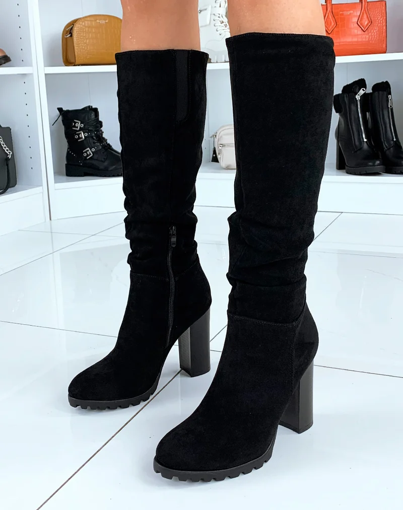 Bottes en suédine noire à talon