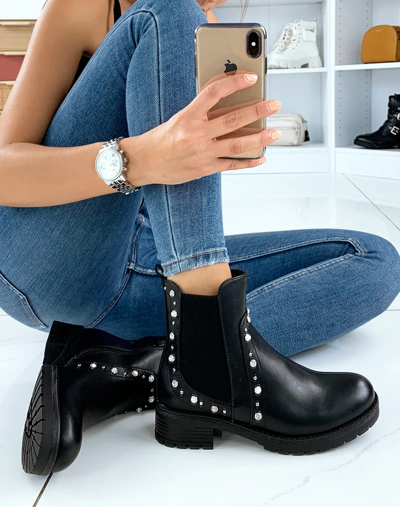 Bottines basses noires à strass