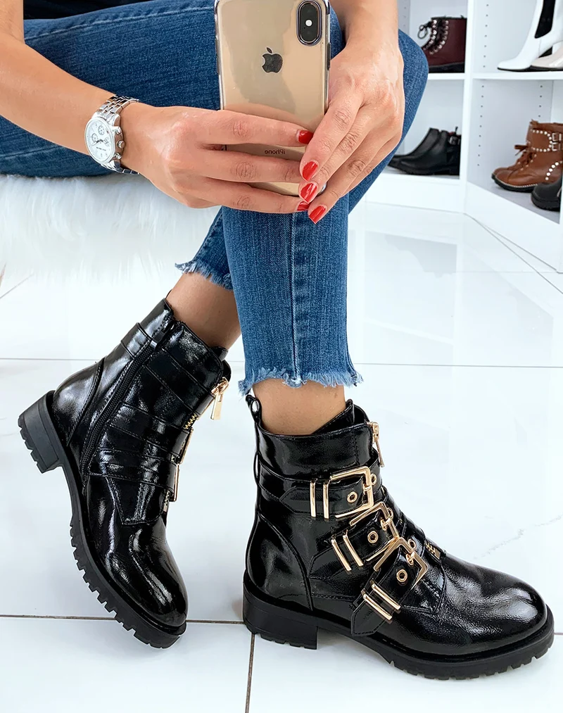 Bottines montantes vernies noires à boucles dorés