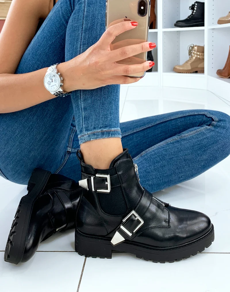 Bottines noires à lanières